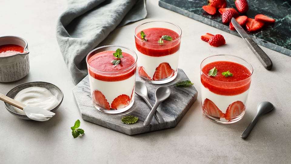 Erdbeer-Dessert im Glas